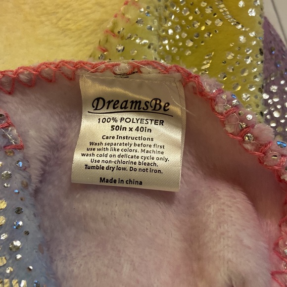 Unicorn wearable blanket robe size 50” x 40” - Picture 3 of 3